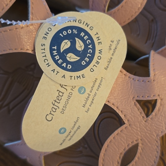 Baretraps Women's Pink Strappy Sandals - Picture 3 of 10